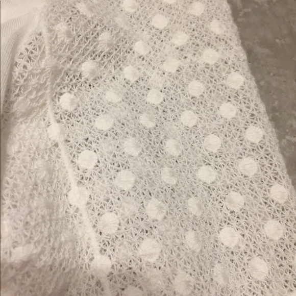 Women's Adorable Top Ties at neck NWOT. - Picture 6 of 6